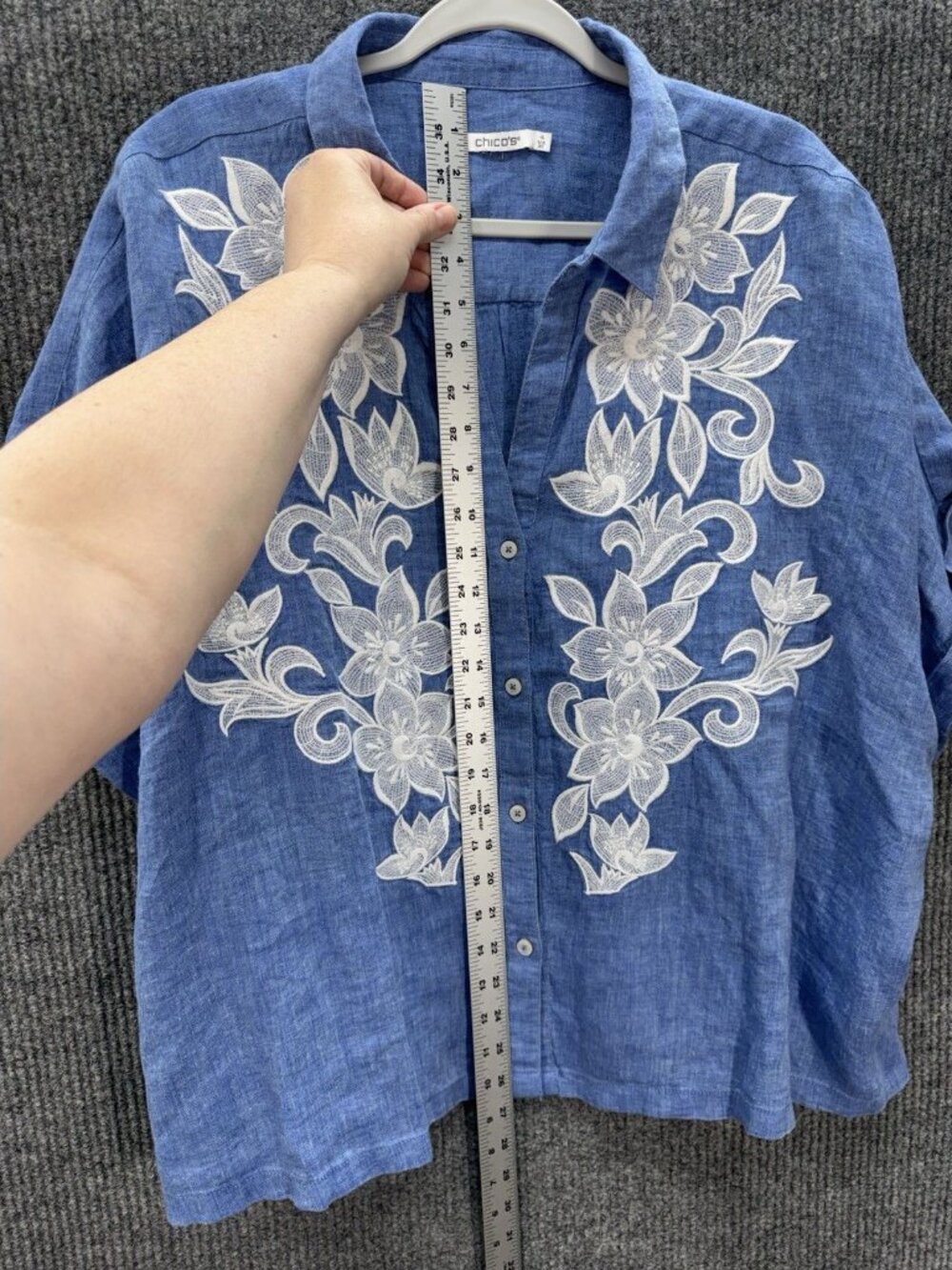 Chicos Linen Button Front Top Womens 4/20 Blue Embroidered Applique Floral Beach - Picture 7 of 10